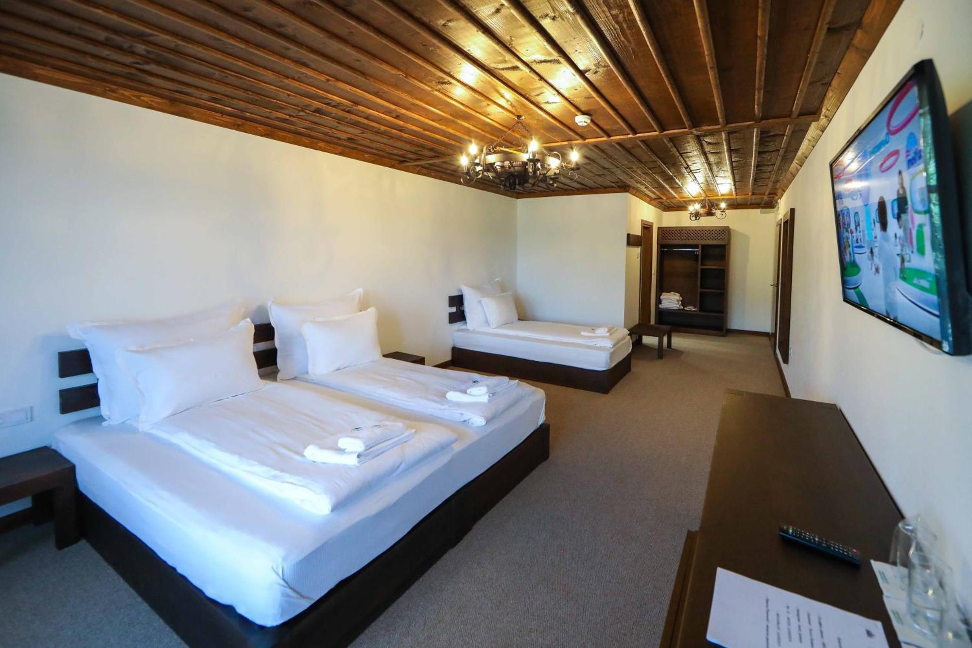 Hotel Lesjten Rum bild