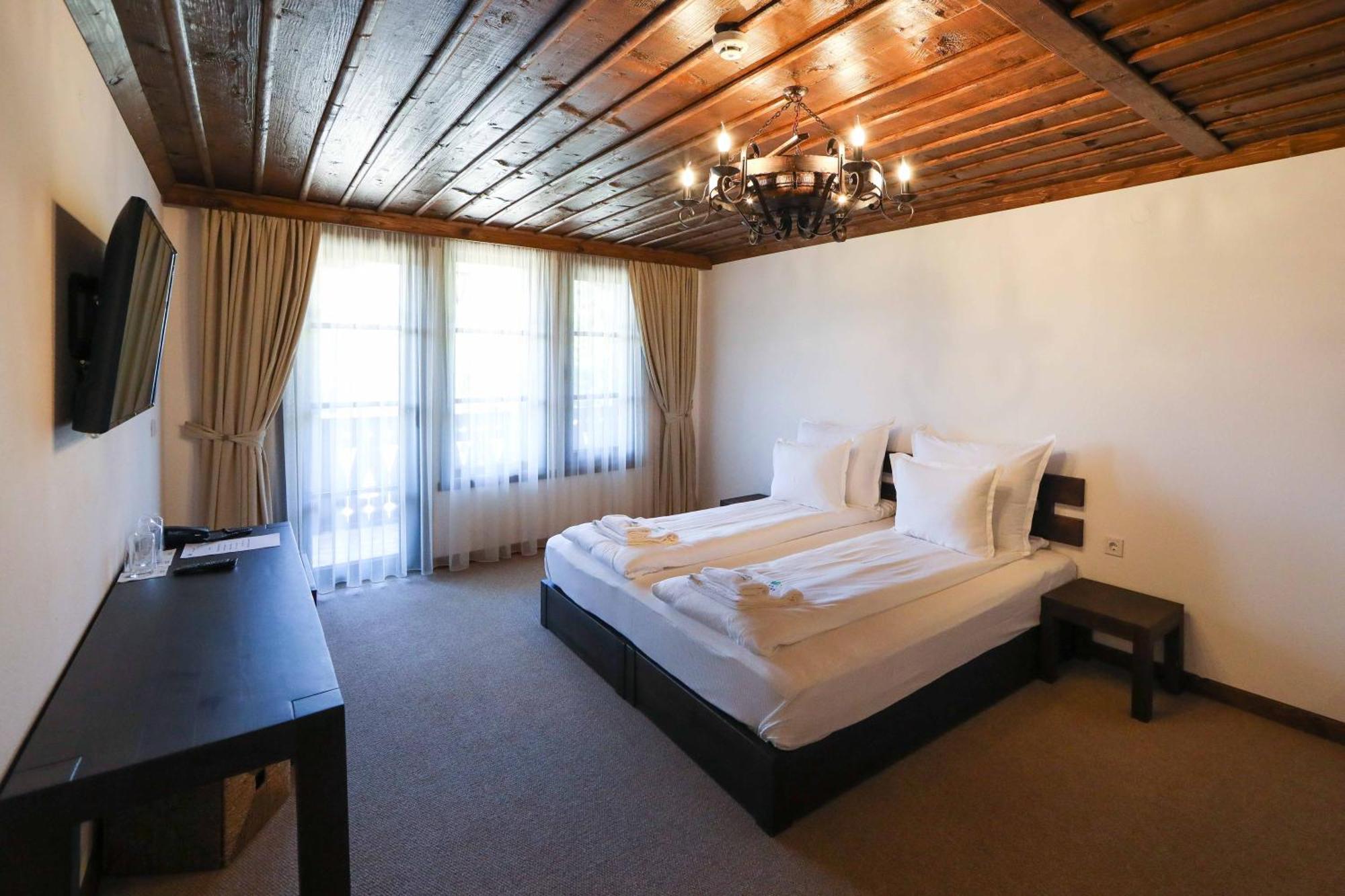 Hotel Lesjten Rum bild