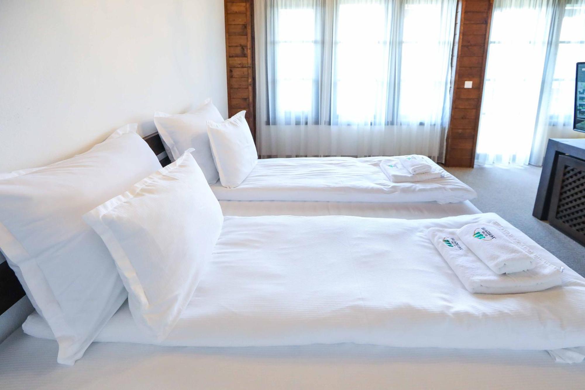 Hotel Lesjten Rum bild